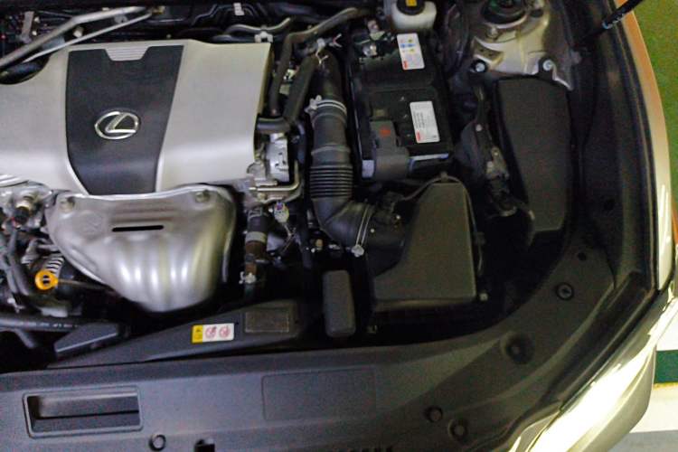 Used Lexus ES 2018 200 Excellence Edition China V Standard Engine Bay Left