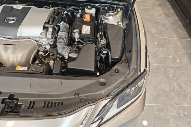 Used Lexus ES 2018 200 Luxury Edition China V Standard Engine Bay Left