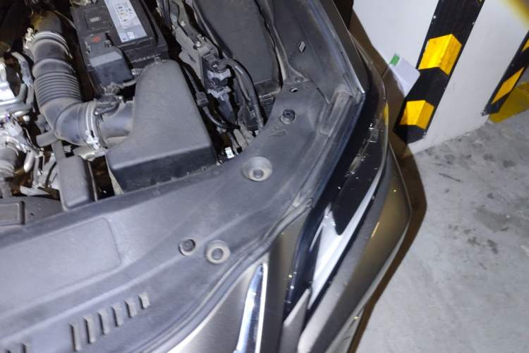 Used Lexus ES 2018 200 Excellence Edition China V Standard Engine Bay Left