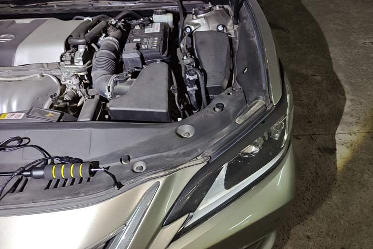 Used Lexus ES 2018 200 Excellence Edition China V Standard Engine Bay Left