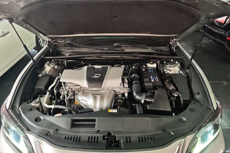 Used Lexus ES 2018 200 Excellence Edition China V Standard Engine Bay