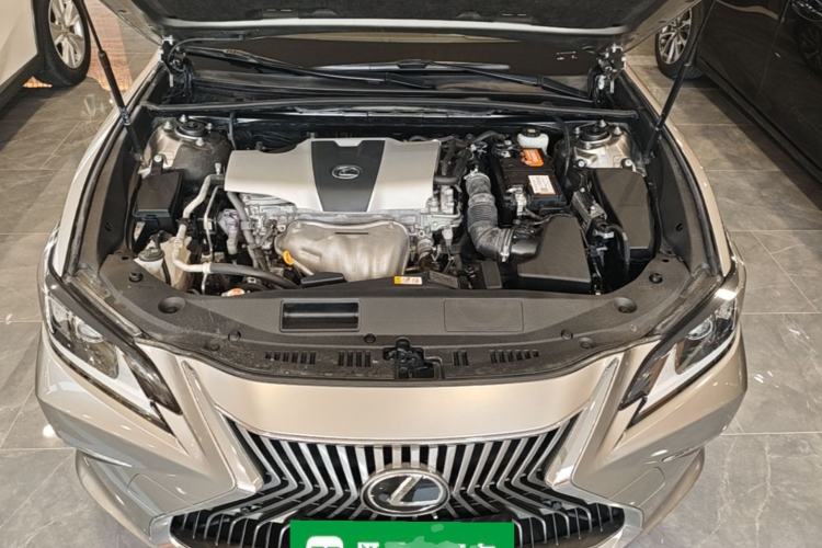 Used Lexus ES 2018 200 Luxury Edition China V Standard Engine Bay