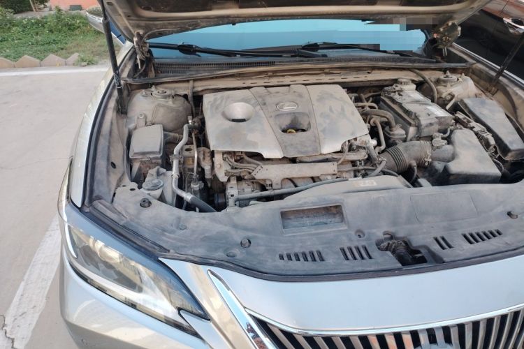 Used Lexus ES 2018 260 Excellence Edition China V Standard Engine Bay Right