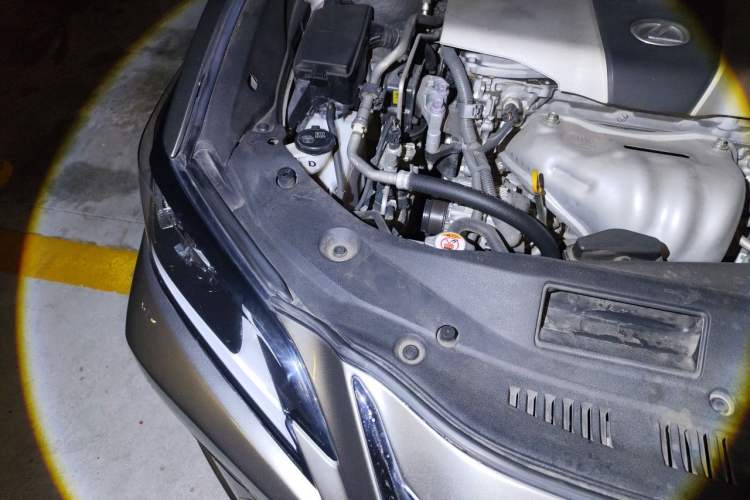 Used Lexus ES 2018 200 Excellence Edition China V Standard Engine Bay Right