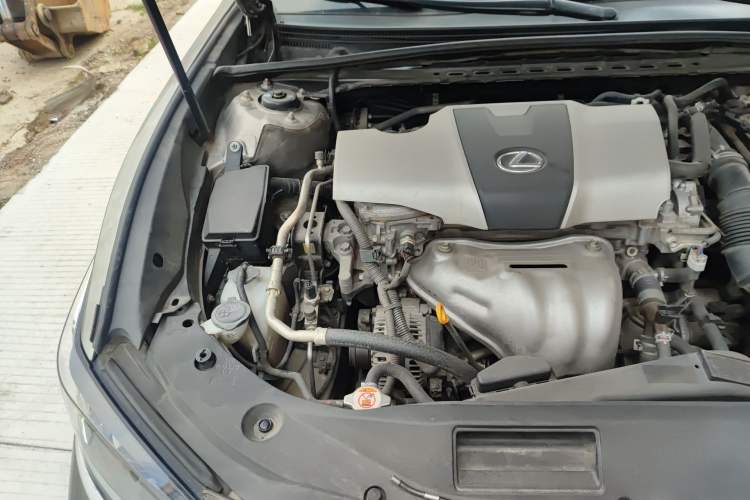 Used Lexus ES 2018 200 Excellence Edition China V Standard Engine Bay Right