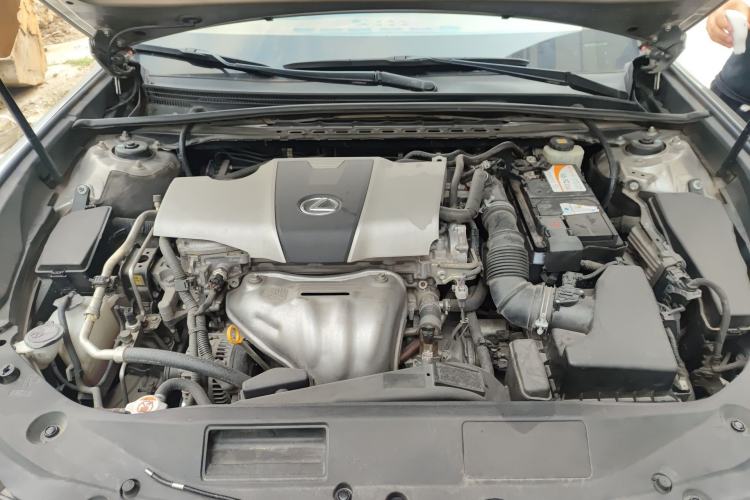 Used Lexus ES 2018 200 Excellence Edition China V Standard Engine Bay