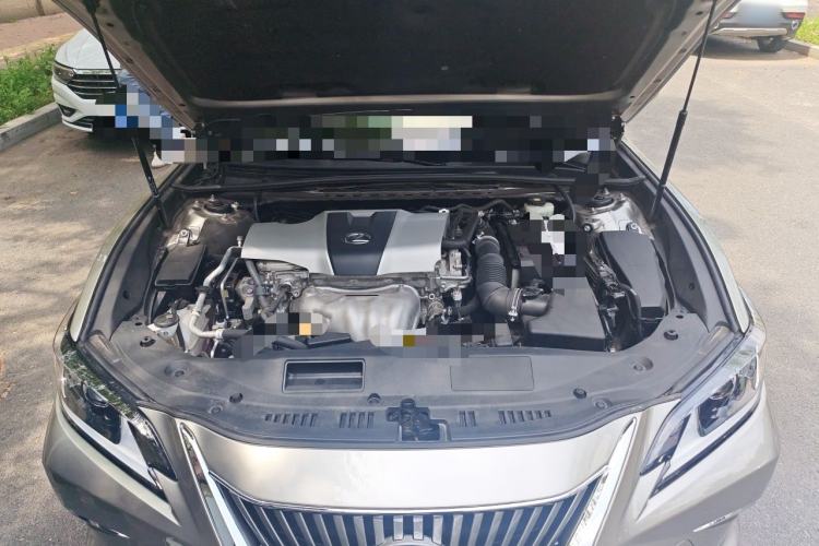 Used Lexus ES 2018 200 Excellence Edition China V Standard Engine Bay