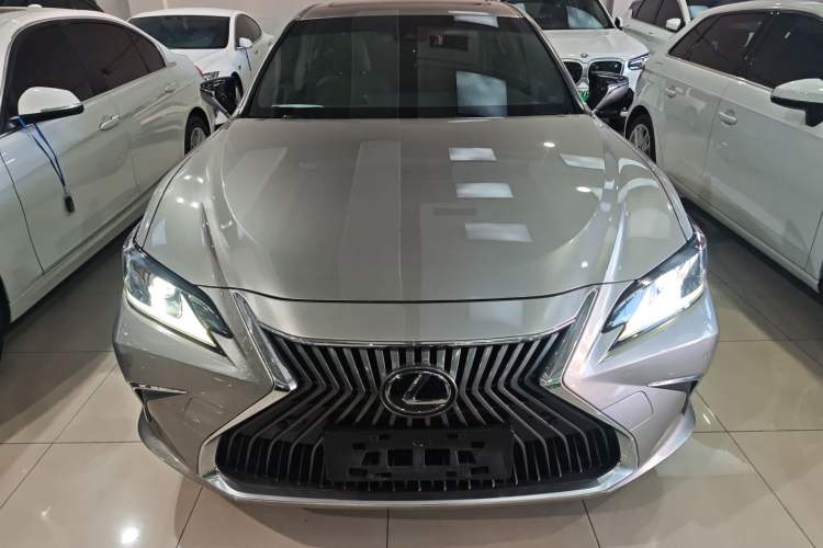 Used Lexus ES 2018 200 Luxury Edition China V Standard Exterior 1
