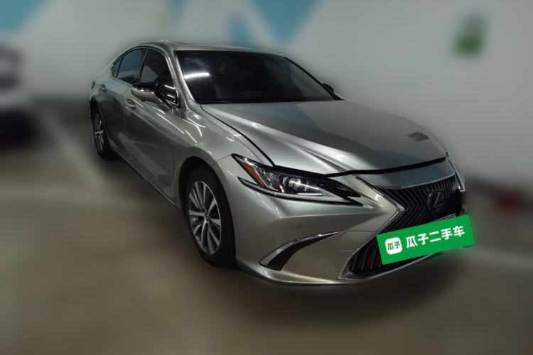 Used Lexus ES 2018 200 Excellence Edition China V Standard Exterior 2