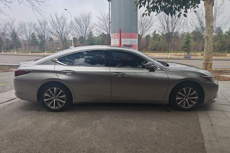 Used Lexus ES 2018 200 Excellence Edition China VI Standard Exterior 2