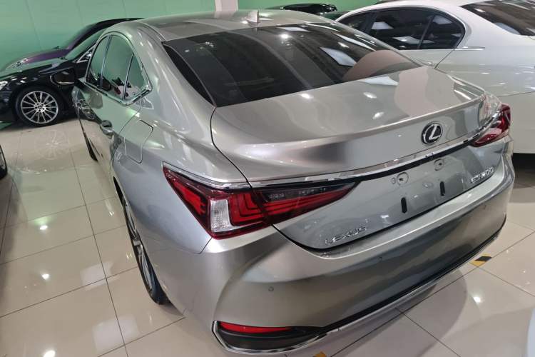 Used Lexus ES 2018 200 Luxury Edition China V Standard Exterior 3