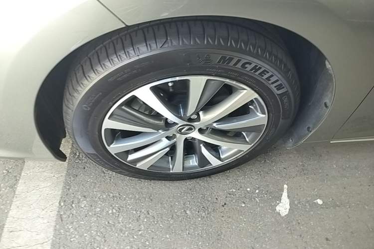 Used Lexus ES 2018 200 Excellence Edition China V Standard Exterior 4