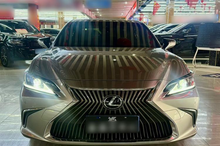 Used Lexus ES 2018 200 Excellence Edition China V Standard Exterior 4
