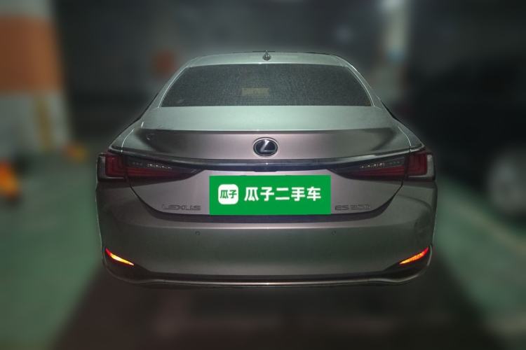 Used Lexus ES 2018 200 Excellence Edition China V Standard Exterior 4