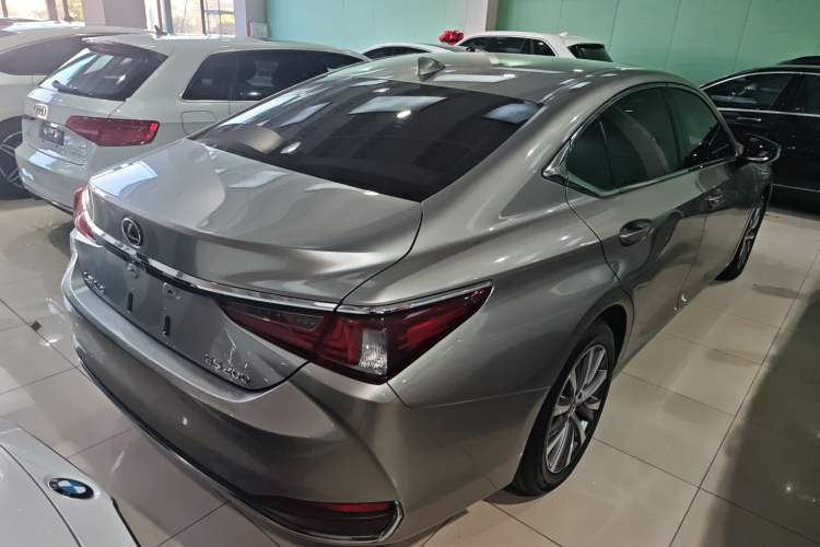 Used Lexus ES 2018 200 Luxury Edition China V Standard Exterior 5