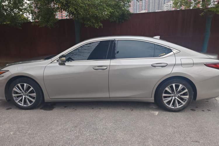 Used Lexus ES 2018 200 Excellence Edition China VI Standard Exterior 5