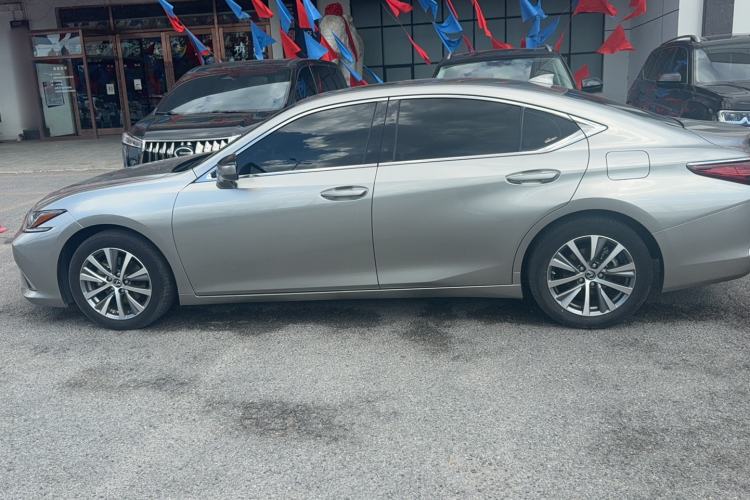 Used Lexus ES 2018 200 Excellence Edition China V Standard Exterior 5