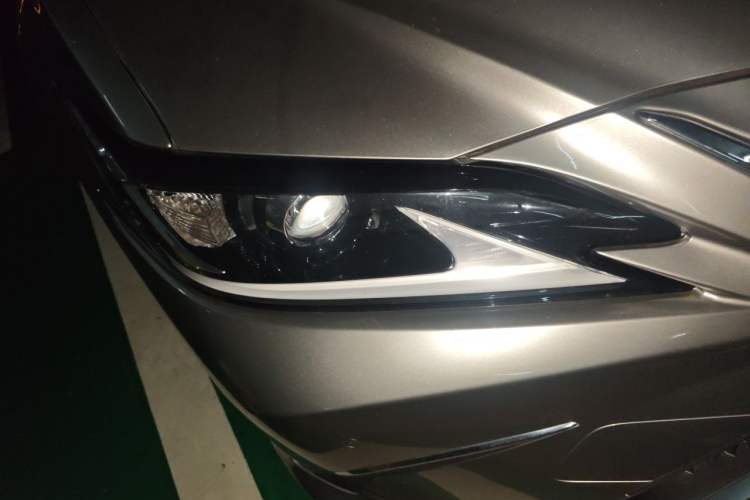 Used Lexus ES 2018 200 Excellence Edition China V Standard Exterior 6