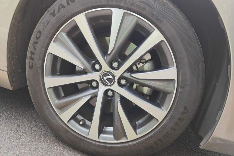 Used Lexus ES 2018 300h Premier Edition China VI Standard Exterior 7