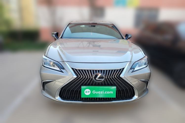 Used Lexus ES 2018 260 Excellence Edition China V Standard Front