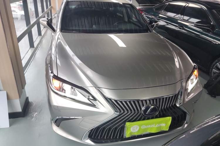 Used Lexus ES 2018 300h Premier Edition China VI Standard Front