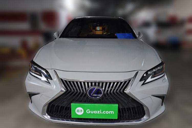Used Lexus ES 2018 300h Executive Version China V Standard Front