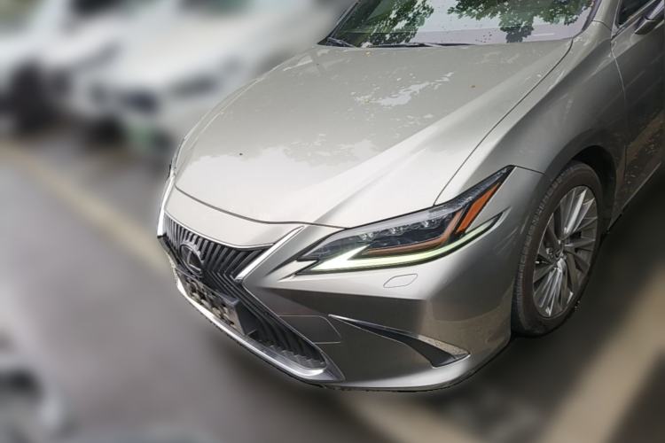 Used Lexus ES 2018 300h Executive Version China V Standard Front