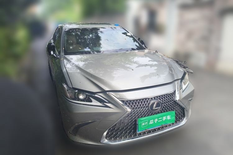 Used Lexus ES 2018 200 Excellence Edition China V Standard Front Right 45 Deg