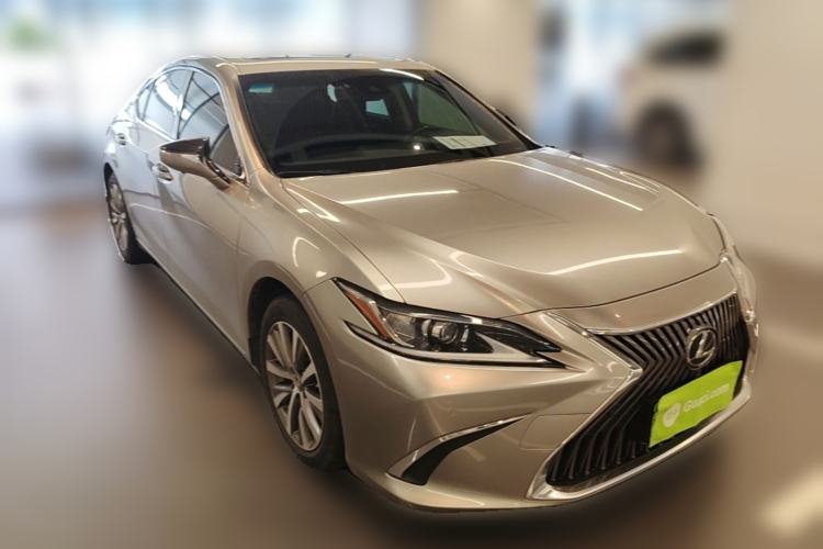 Used Lexus ES 2018 200 Excellence Edition China VI Standard Front Right 45 Deg