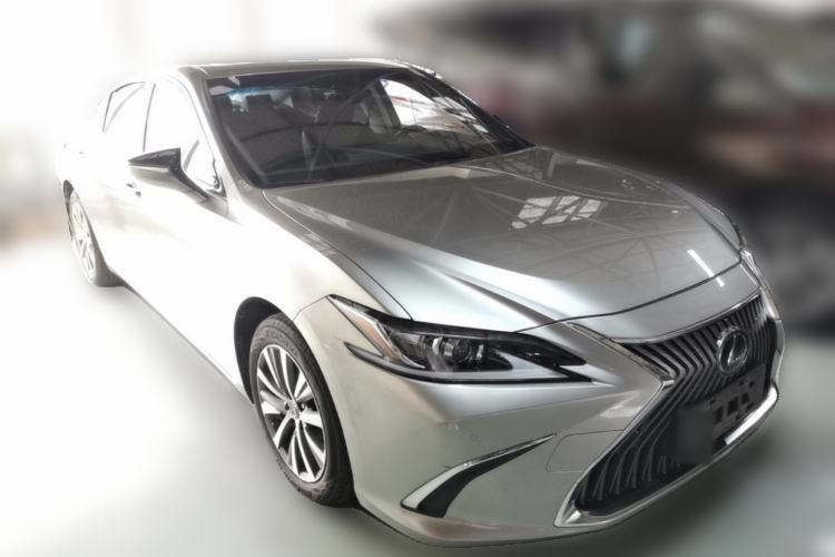 Used Lexus ES 2018 200 Excellence Edition China VI Standard Front Right 45 Deg