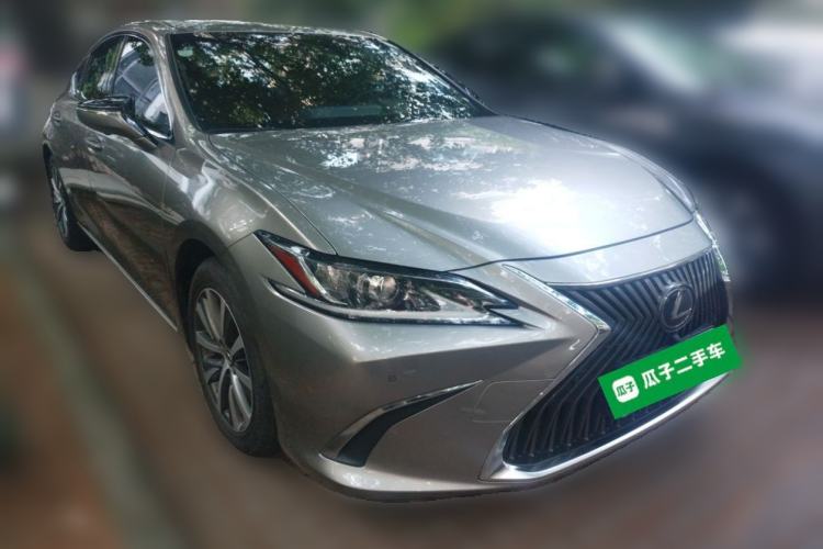 Used Lexus ES 2018 200 Luxury Edition China V Standard Front Right 45 Deg