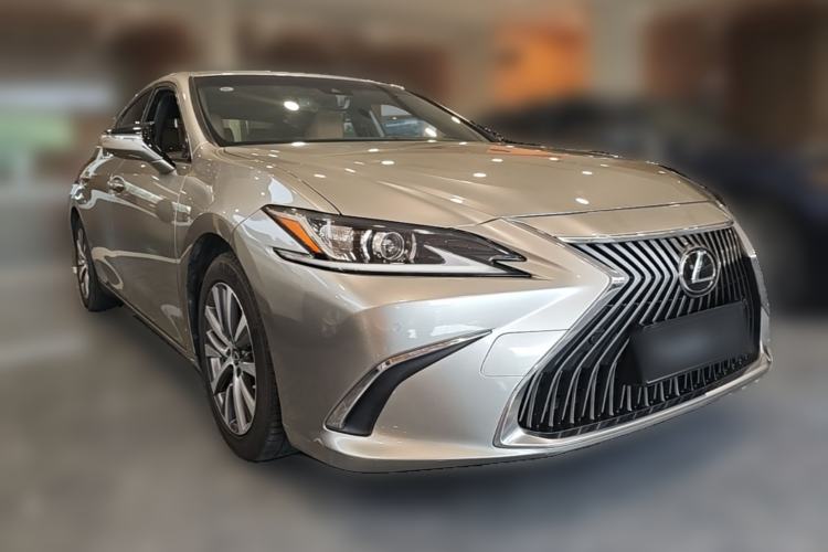 Used Lexus ES 2018 200 Luxury Edition China V Standard Front Right 45 Deg