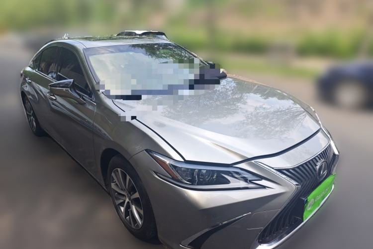 Used Lexus ES 2018 200 Excellence Edition China V Standard Front Right 45 Deg