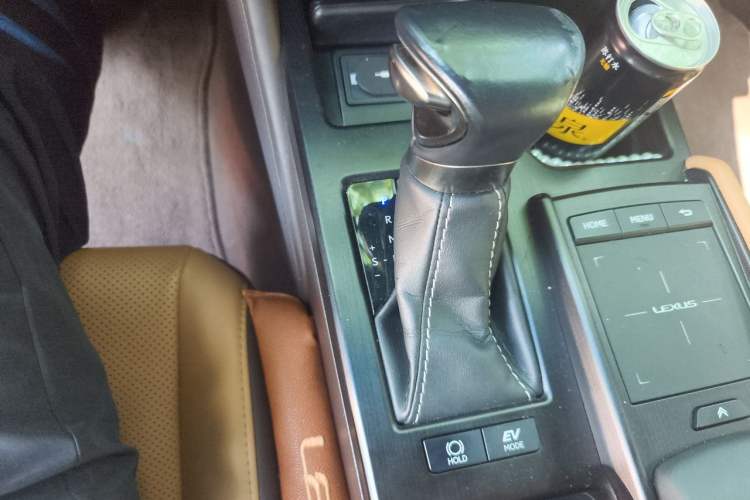 Used Lexus ES 2018 300h Premier Edition China VI Standard Gear Lever