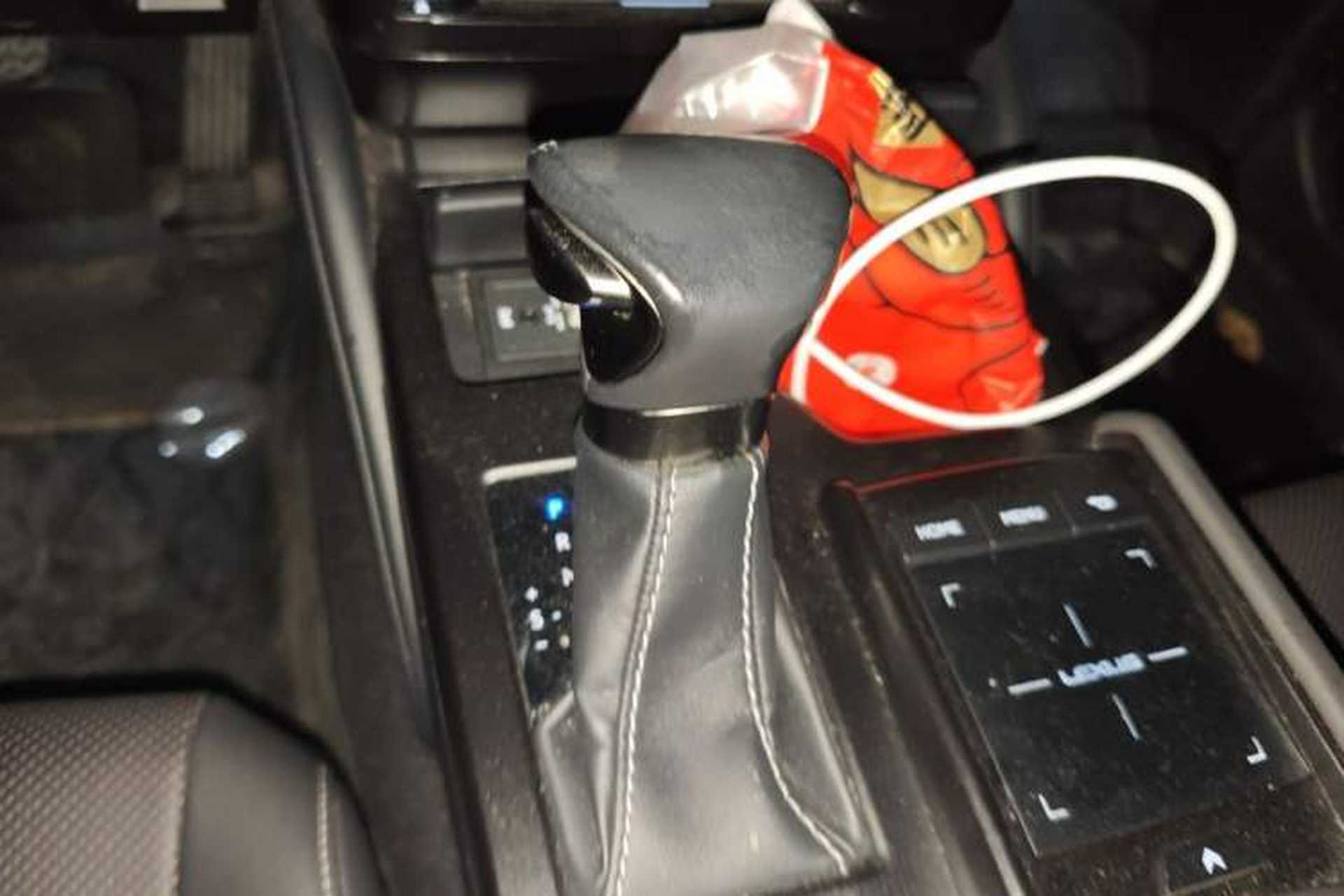 Used Lexus ES 2018 300h Premier Edition China VI Standard Gear Lever