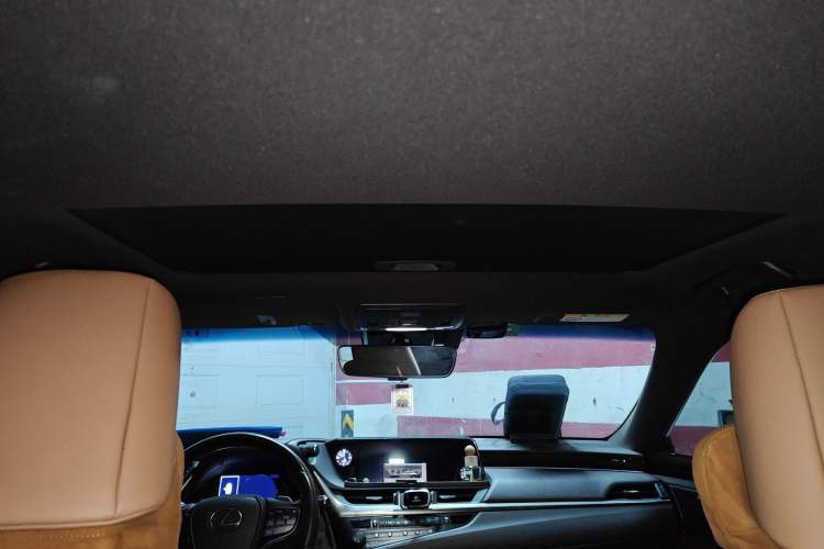 Used Lexus ES 2018 300h Executive Version China V Standard Headliner
