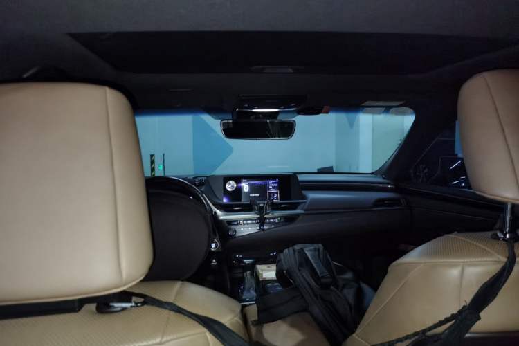 Used Lexus ES 2018 200 Excellence Edition China V Standard Headliner