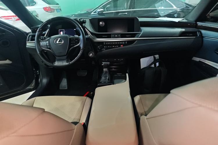 Used Lexus ES 2018 200 Luxury Edition China V Standard Interior 2