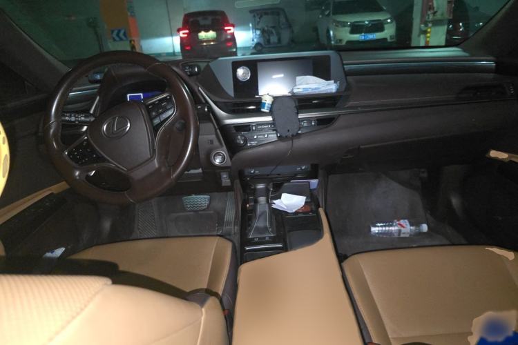 Used Lexus ES 2018 200 Excellence Edition China V Standard Interior 2
