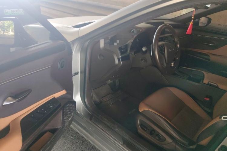 Used Lexus ES 2018 200 Excellence Edition China V Standard Interior 3