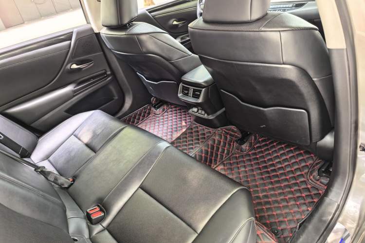 Used Lexus ES 2018 200 Excellence Edition China V Standard Interior 6