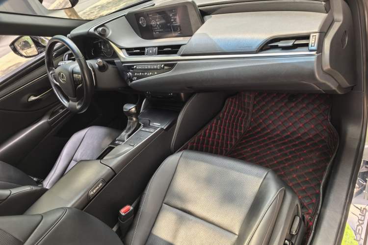Used Lexus ES 2018 200 Excellence Edition China V Standard Interior 9