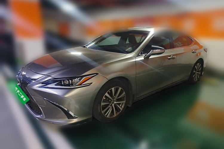 Used Lexus ES 2018 200 Excellence Edition China V Standard Guazi used car, China used car export, Used car for sale, Used Lexus cars, Cheapest cars for sale