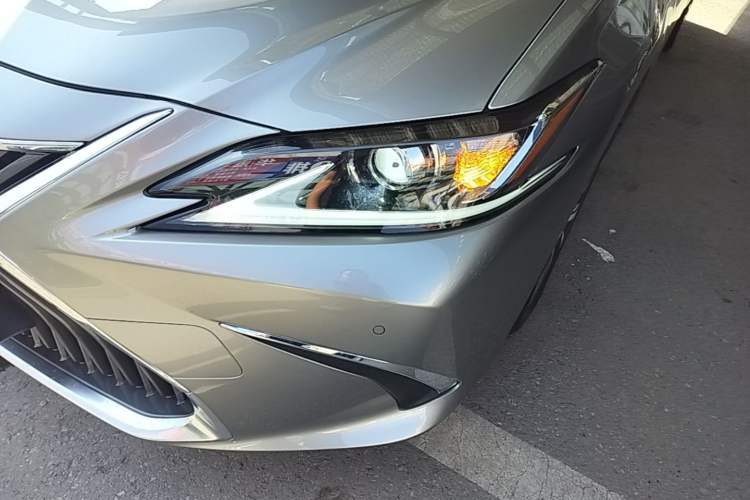Used Lexus ES 2018 200 Excellence Edition China V Standard Left Front Headlight