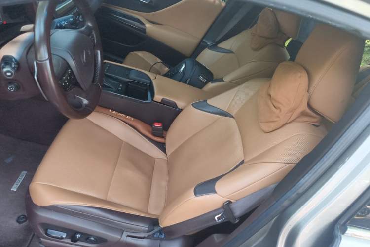 Used Lexus ES 2018 300h Premier Edition China VI Standard Left Front Seat