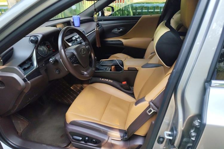 Used Lexus ES 2018 200 Excellence Edition China V Standard Left Front Seat