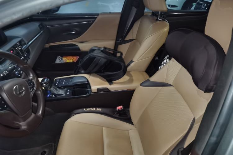 Used Lexus ES 2018 200 Excellence Edition China V Standard Left Front Seat