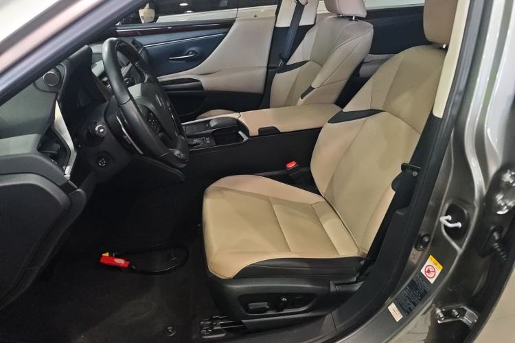 Used Lexus ES 2018 200 Luxury Edition China V Standard Left Front Seat
