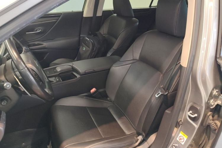 Used Lexus ES 2018 200 Excellence Edition China VI Standard Left Front Seat