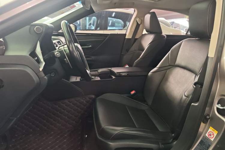 Used Lexus ES 2018 200 Excellence Edition China V Standard Left Front Seat